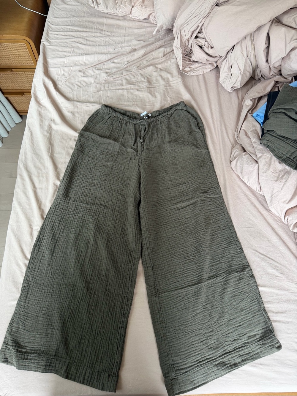 Aritzia Little Moon cotton gauze Wide-Leg Drawstring Pants in Olive